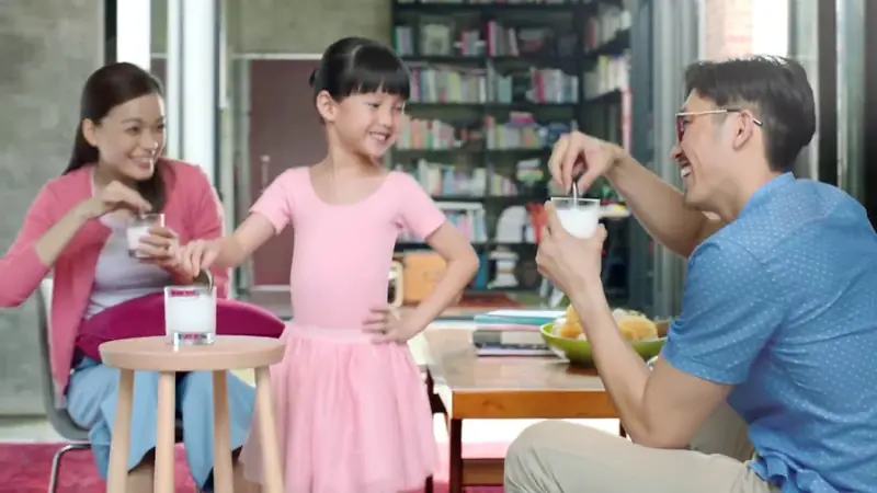 Still from Oreo “Oreo People” (Indonesia)