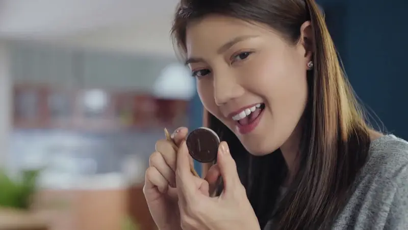 Still from Oreo “Say It With Oreo” (Indonesia)