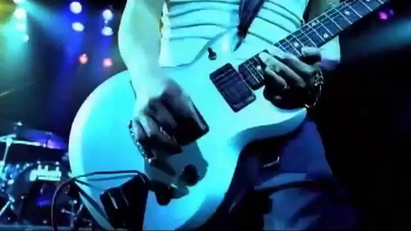 Still from Coors Light “Twins” “Love Songs” (2002)